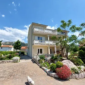 Velinka Appartamento Mundanije